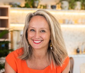 Kerry Healy，首席商务官，Accor